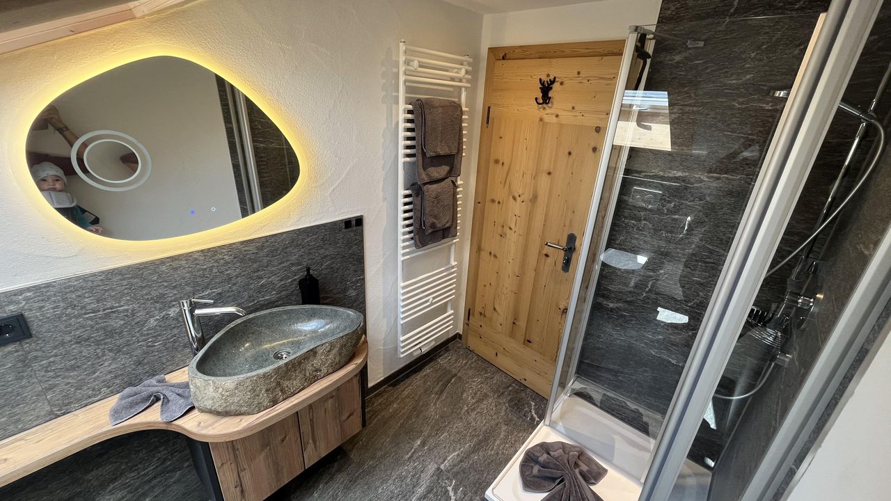 Bad zum 1. Schlafzimmer Bad zum 1. Schlafzimmer